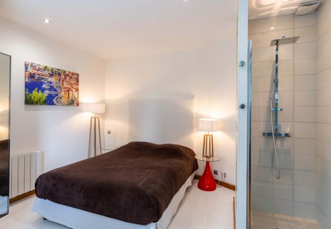 Villa in Nice - Villa ADRIANA VI4411 By Riviera Holiday Homes Villa in Nice - Villa ADRIANA VI4411 By Riviera Holiday Homes