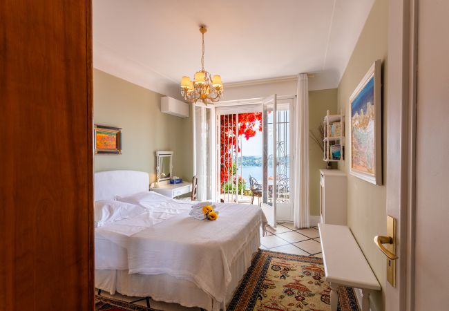 Villa in Villefranche-sur-Mer -  ROMANTIC VILLA VI4412 By Riviera Holiday Homes  Villa in Villefranche-sur-Mer -  ROMANTIC VILLA VI4412 By Riviera Holiday Homes