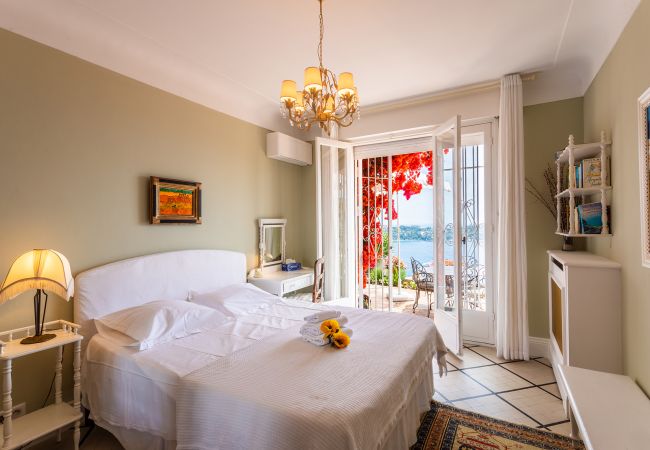 Villa in Villefranche-sur-Mer -  ROMANTIC VILLA VI4412 By Riviera Holiday Homes  Villa in Villefranche-sur-Mer -  ROMANTIC VILLA VI4412 By Riviera Holiday Homes