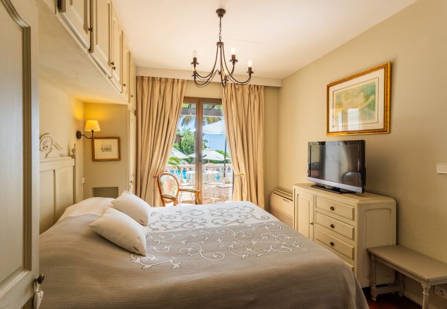 Villa in Nice - VILLA HATELMA VI4404 By Riviera Holiday Homes  Villa in Nice - VILLA HATELMA VI4404 By Riviera Holiday Homes