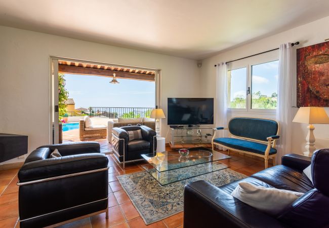 Villa in Nice - VILLA HATELMA VI4404 By Riviera Holiday Homes  Villa in Nice - VILLA HATELMA VI4404 By Riviera Holiday Homes