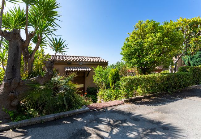 Villa in Eze - VILLA LA PETITE RESERVE VI4416 By Riviera Holiday Homes Villa in Eze - VILLA LA PETITE RESERVE VI4416 By Riviera Holiday Homes