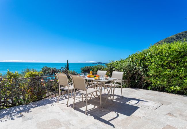 Villa in Eze - VILLA LA PETITE RESERVE VI4416 By Riviera Holiday Homes Villa in Eze - VILLA LA PETITE RESERVE VI4416 By Riviera Holiday Homes