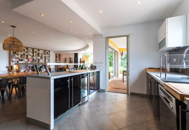 Villa in Nice - VILLA NIDAZUR VI4413 By Riviera Holiday Homes Villa in Nice - VILLA NIDAZUR VI4413 By Riviera Holiday Homes