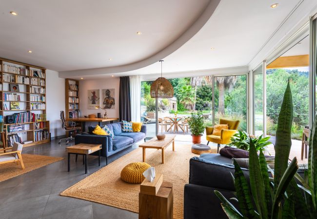 Villa in Nice - VILLA NIDAZUR VI4413 By Riviera Holiday Homes Villa in Nice - VILLA NIDAZUR VI4413 By Riviera Holiday Homes