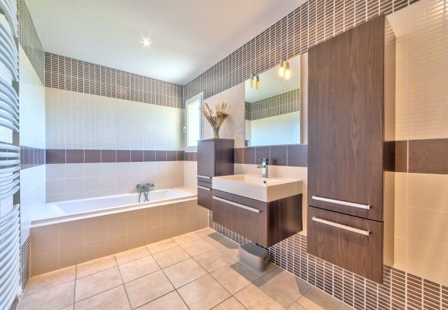 Villa in Nice - VILLA NIDAZUR VI4413 By Riviera Holiday Homes Villa in Nice - VILLA NIDAZUR VI4413 By Riviera Holiday Homes