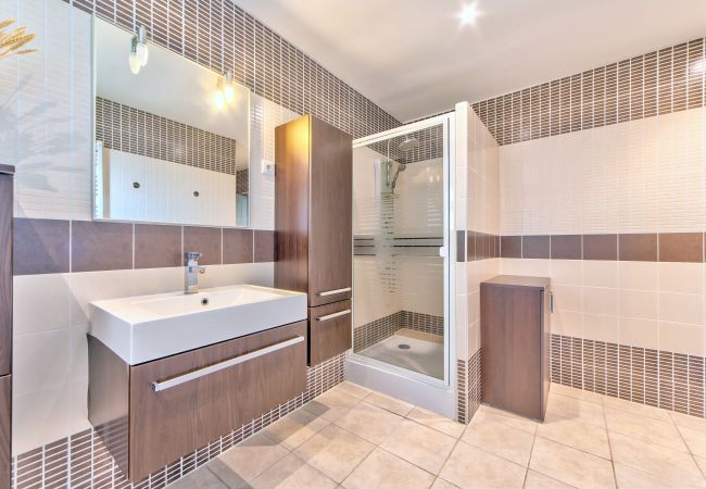 Villa in Nice - VILLA NIDAZUR VI4413 By Riviera Holiday Homes Villa in Nice - VILLA NIDAZUR VI4413 By Riviera Holiday Homes