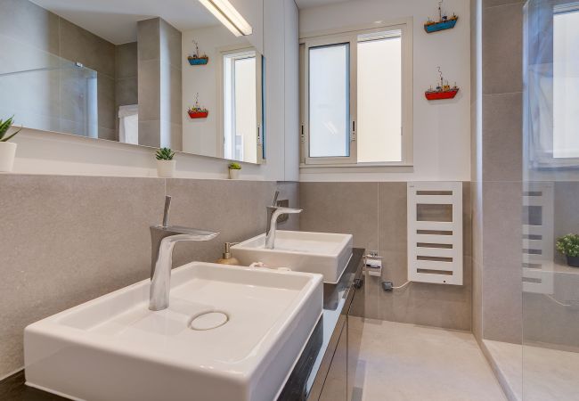 Apartment in Nice - LE 3 PROMENADE AP4424 By Riviera Holiday Homes  Apartment in Nice - LE 3 PROMENADE AP4424 By Riviera Holiday Homes