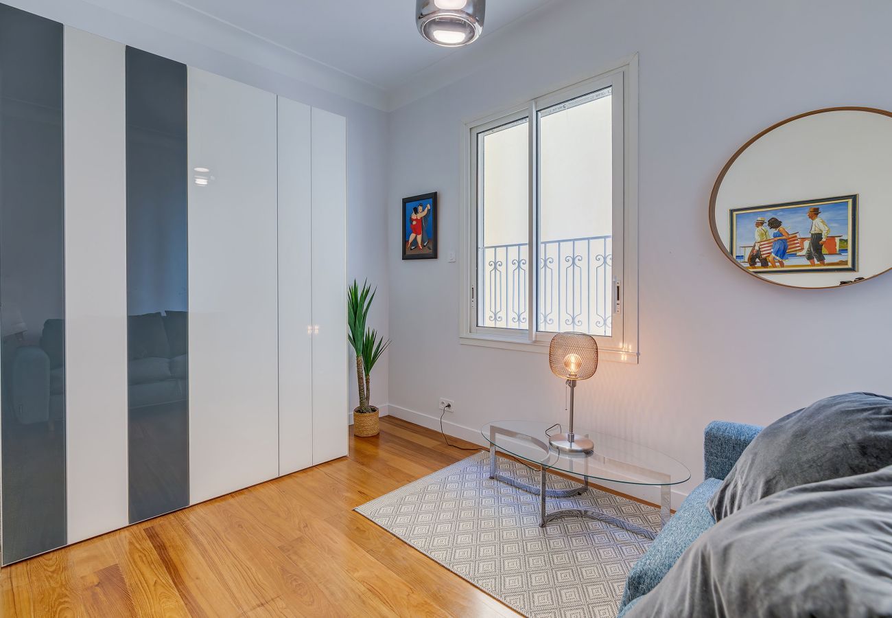 Apartment in Nice - LE 3 PROMENADE AP4424 By Riviera Holiday Homes 