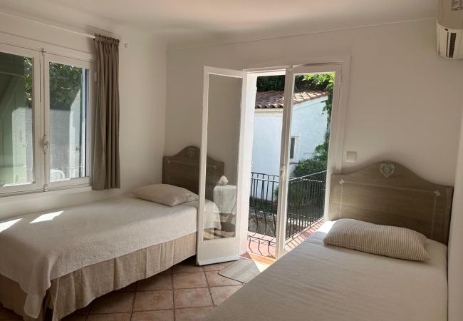 Villa in Mougins - VILLA LA ROSERAIE VI4425 By Riviera Holiday Homes Villa in Mougins - VILLA LA ROSERAIE VI4425 By Riviera Holiday Homes