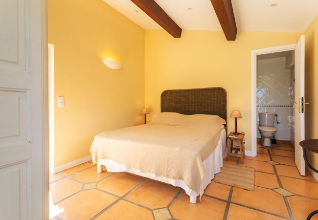 Villa in Mougins - VILLA LA ROSERAIE VI4425 By Riviera Holiday Homes Villa in Mougins - VILLA LA ROSERAIE VI4425 By Riviera Holiday Homes