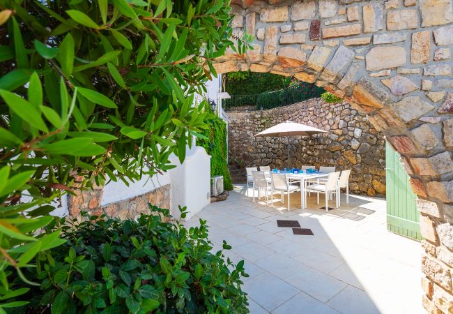 Villa in Mougins - VILLA LA ROSERAIE VI4425 By Riviera Holiday Homes Villa in Mougins - VILLA LA ROSERAIE VI4425 By Riviera Holiday Homes