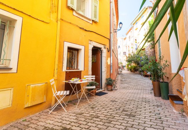 House in Villefranche-sur-Mer -  LA CASETTA  DI AZZURRA AP4427 By Riviera Holiday Homes  House in Villefranche-sur-Mer -  LA CASETTA  DI AZZURRA AP4427 By Riviera Holiday Homes