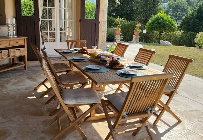 Villa in Vence - VILLA LA LOUBIANE VI4428 By Riviera Holiday Homes Villa in Vence - VILLA LA LOUBIANE VI4428 By Riviera Holiday Homes