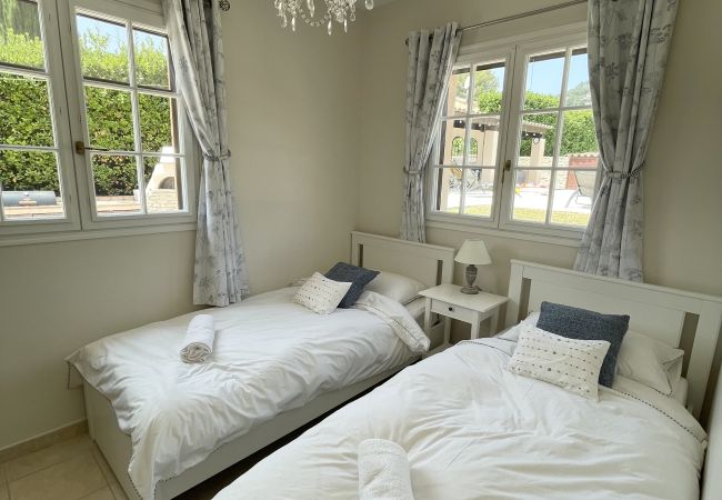 Villa in Vence - VILLA LA LOUBIANE VI4428 By Riviera Holiday Homes Villa in Vence - VILLA LA LOUBIANE VI4428 By Riviera Holiday Homes