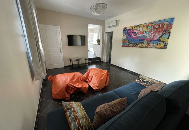 Villa in Vence - VILLA LA LOUBIANE VI4428 By Riviera Holiday Homes Villa in Vence - VILLA LA LOUBIANE VI4428 By Riviera Holiday Homes