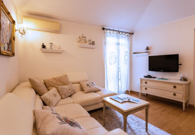  in Villefranche-sur-Mer - HEAVEN AP4440 By Riviera Holiday Homes 