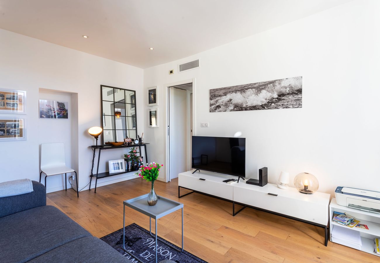 Apartment in Nice - GARIBALDI AP4447 By Riviera Holiday Homes