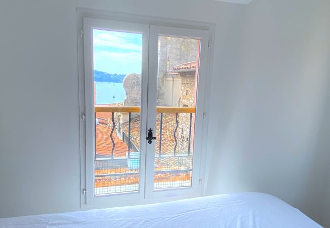 Apartment in Villefranche-sur-Mer - PERCHOIR AP4443 By Riviera Holiday Homes  Apartment in Villefranche-sur-Mer - PERCHOIR AP4443 By Riviera Holiday Homes