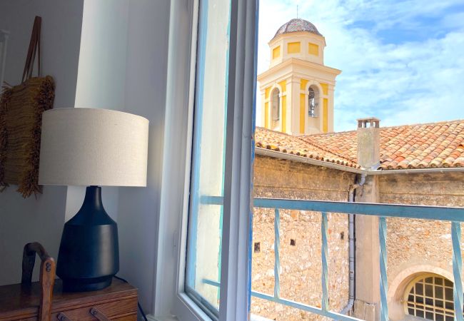 Apartment in Villefranche-sur-Mer - PERCHOIR AP4443 By Riviera Holiday Homes  Apartment in Villefranche-sur-Mer - PERCHOIR AP4443 By Riviera Holiday Homes