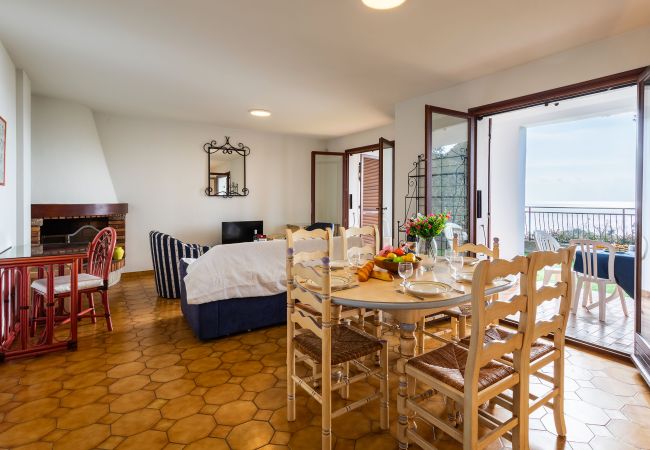 Villa in Eze - LA SOLEILLADE VI4451 By Riviera Holiday Homes  Villa in Eze - LA SOLEILLADE VI4451 By Riviera Holiday Homes