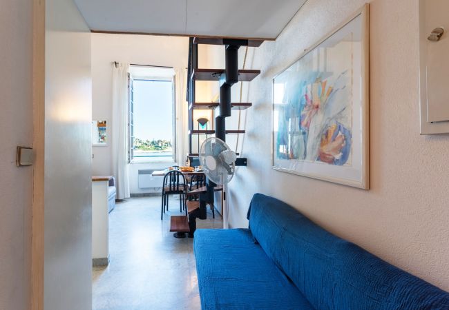 Studio in Villefranche-sur-Mer - MARINE AP4445 By Riviera Holiday Homes Studio in Villefranche-sur-Mer - MARINE AP4445 By Riviera Holiday Homes