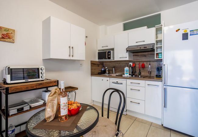 Apartment in Nice - LES CARAIBES AP4473 - Air conditioning, 200 m from the beach by Riviera Holiday Homes Apartment in Nice - LES CARAIBES AP4473 - Air conditioning, 200 m from the beach by Riviera Holiday Homes