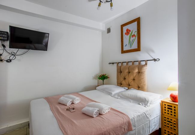 Apartment in Nice - LES CARAIBES AP4473 - Air conditioning, 200 m from the beach by Riviera Holiday Homes Apartment in Nice - LES CARAIBES AP4473 - Air conditioning, 200 m from the beach by Riviera Holiday Homes