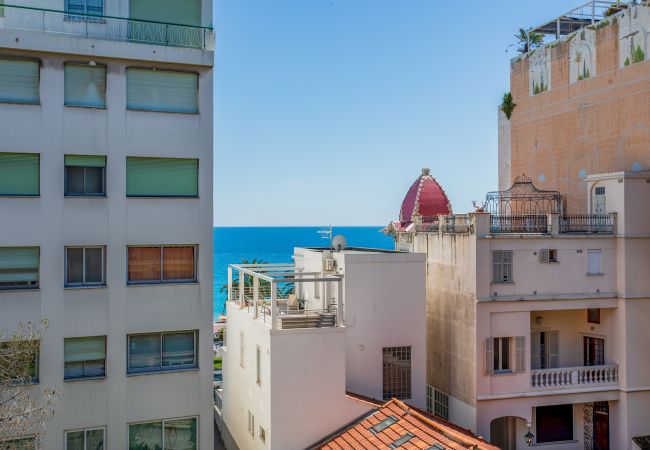 Apartment in Nice - LES CARAIBES AP4473 - Air conditioning, 200 m from the beach by Riviera Holiday Homes Apartment in Nice - LES CARAIBES AP4473 - Air conditioning, 200 m from the beach by Riviera Holiday Homes