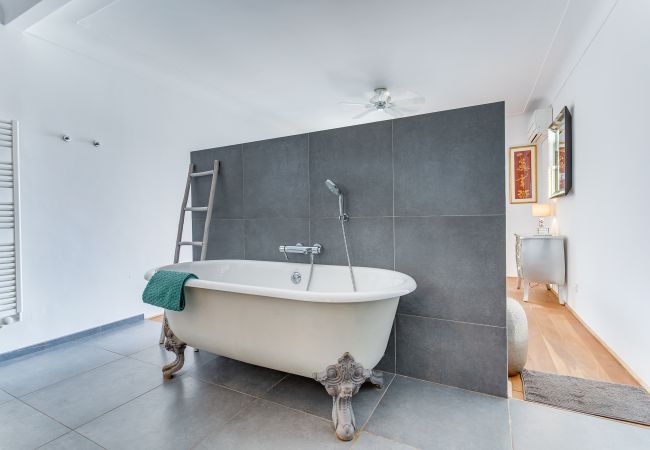 Apartment in Villefranche-sur-Mer - EDEN VIEW AP4469 by Riviera Holiday Homes Apartment in Villefranche-sur-Mer - EDEN VIEW AP4469 by Riviera Holiday Homes