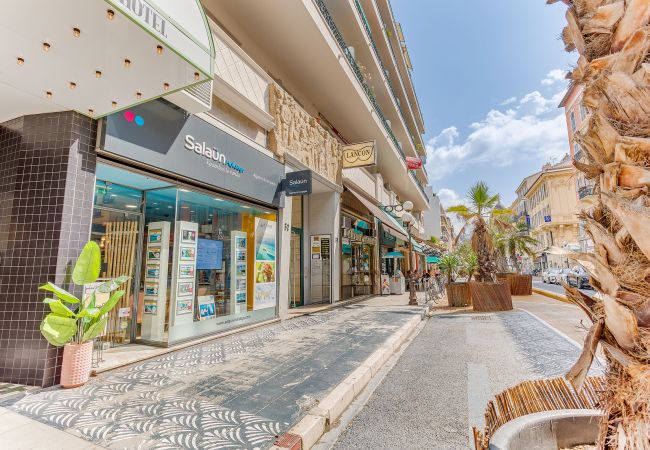 Apartment in Nice - LE LAFAYETTE 2 AP4474 by Riviera Holiday Homes Apartment in Nice - LE LAFAYETTE 2 AP4474 by Riviera Holiday Homes