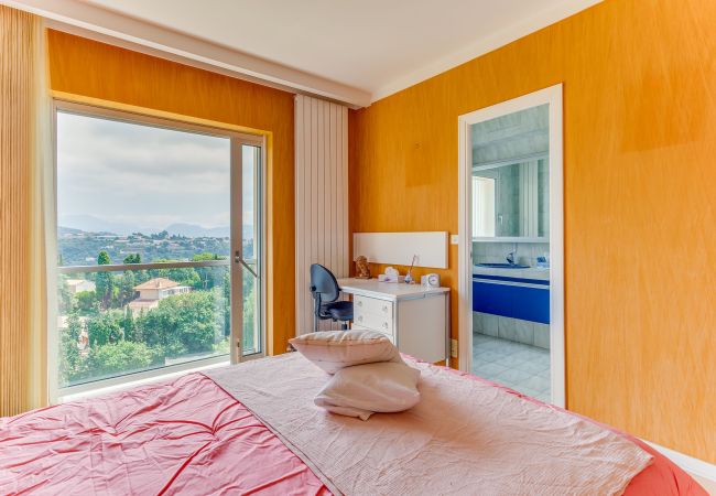 Villa in Nice - VILLA DYONIS VI4439 by Riviera Holiday Homes Villa in Nice - VILLA DYONIS VI4439 by Riviera Holiday Homes