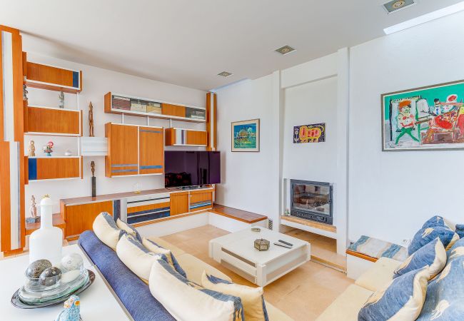 Villa in Nice - VILLA DYONIS VI4439 by Riviera Holiday Homes Villa in Nice - VILLA DYONIS VI4439 by Riviera Holiday Homes