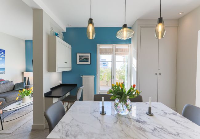 Apartment in Nice - La terrasse du port By Riviera Holiday Homes Apartment in Nice - La terrasse du port By Riviera Holiday Homes