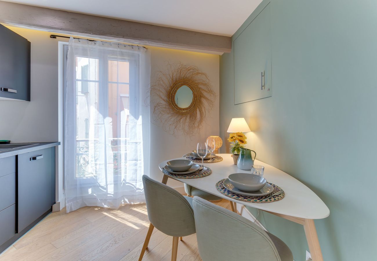 Apartment in Villefranche-sur-Mer - AUTHENTIC VILLEFRANCHE AP4472 By Riviera Holiday Homes