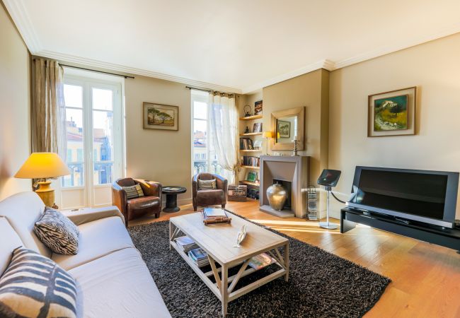  in Nice - VUE MAGENTA AP4484 by Riviera Holiday Homes 
