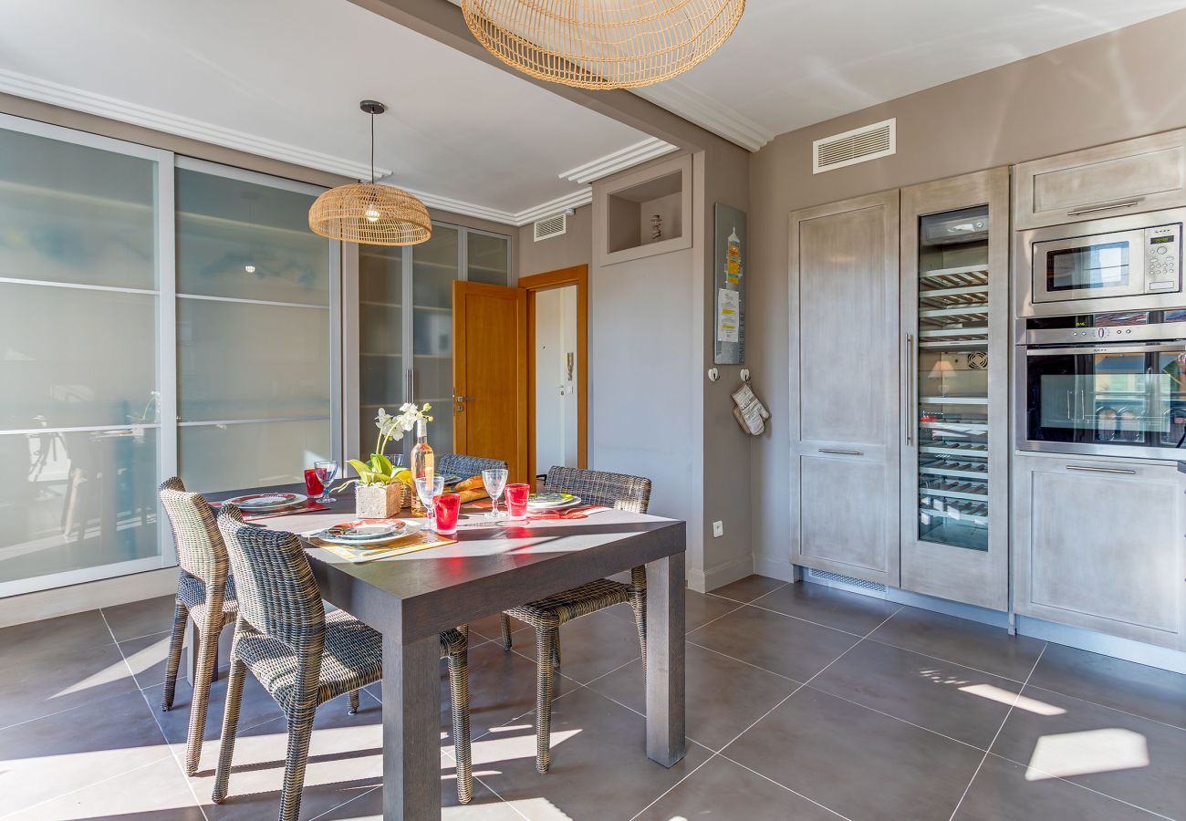 Apartment in Nice - VUE MAGENTA AP4484 by Riviera Holiday Homes 