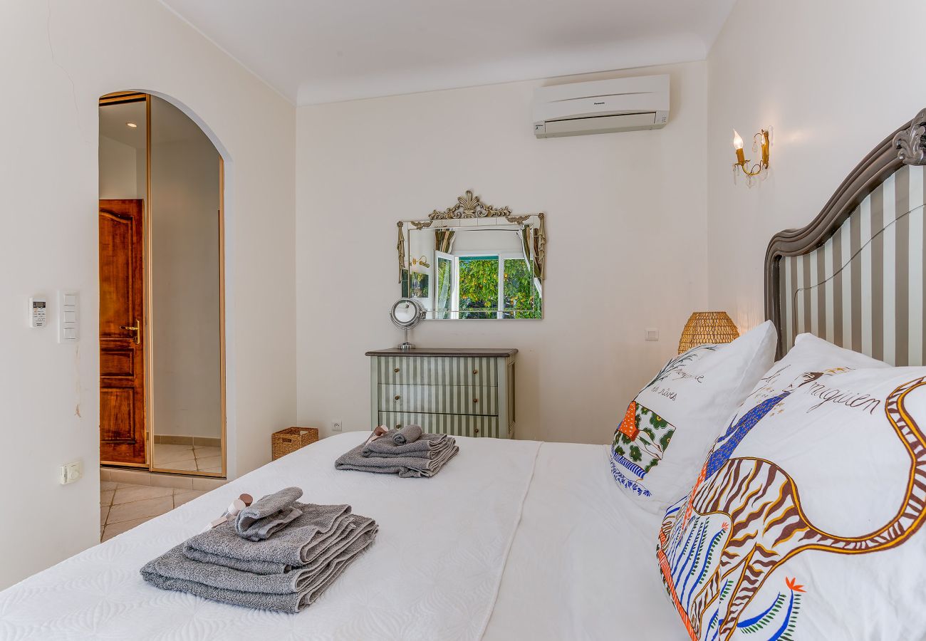 Villa in Vence - MAS ROSE VI4493 by Riviera Holiday Homes