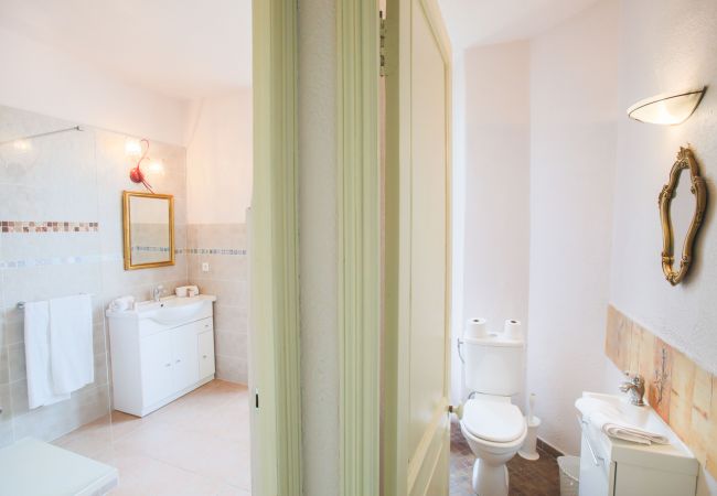 Appartement à Nice -  NICE ETOILE, Grand appartement calme, lumineux, climatisé, proche du centre by RIVIERA HOLIDAY HOMES  Appartement à Nice -  NICE ETOILE, Grand appartement calme, lumineux, climatisé, proche du centre by RIVIERA HOLIDAY HOMES