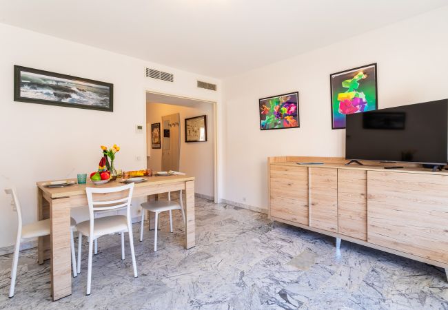 Appartement à Cannes - Appartement Trois pièces  DEB5515 Appartement à Cannes - Appartement Trois pièces  DEB5515