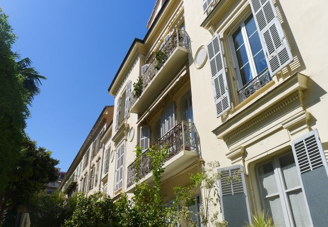 Appartement à Nice - Appartement Via Italia avec terrasse dans le centre ville by Riviera Holiday Homes Appartement à Nice - Appartement Via Italia avec terrasse dans le centre ville by Riviera Holiday Homes