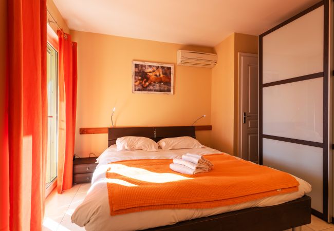 Appartement à Villefranche-sur-Mer - LA MALMAISON , Avec Terrasse vue sur mer by RIVIERA HOLIDAY HOMES Appartement à Villefranche-sur-Mer - LA MALMAISON , Avec Terrasse vue sur mer by RIVIERA HOLIDAY HOMES