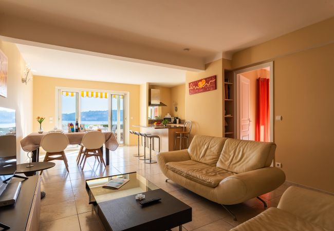 Appartement à Villefranche-sur-Mer - LA MALMAISON , Avec Terrasse vue sur mer by RIVIERA HOLIDAY HOMES