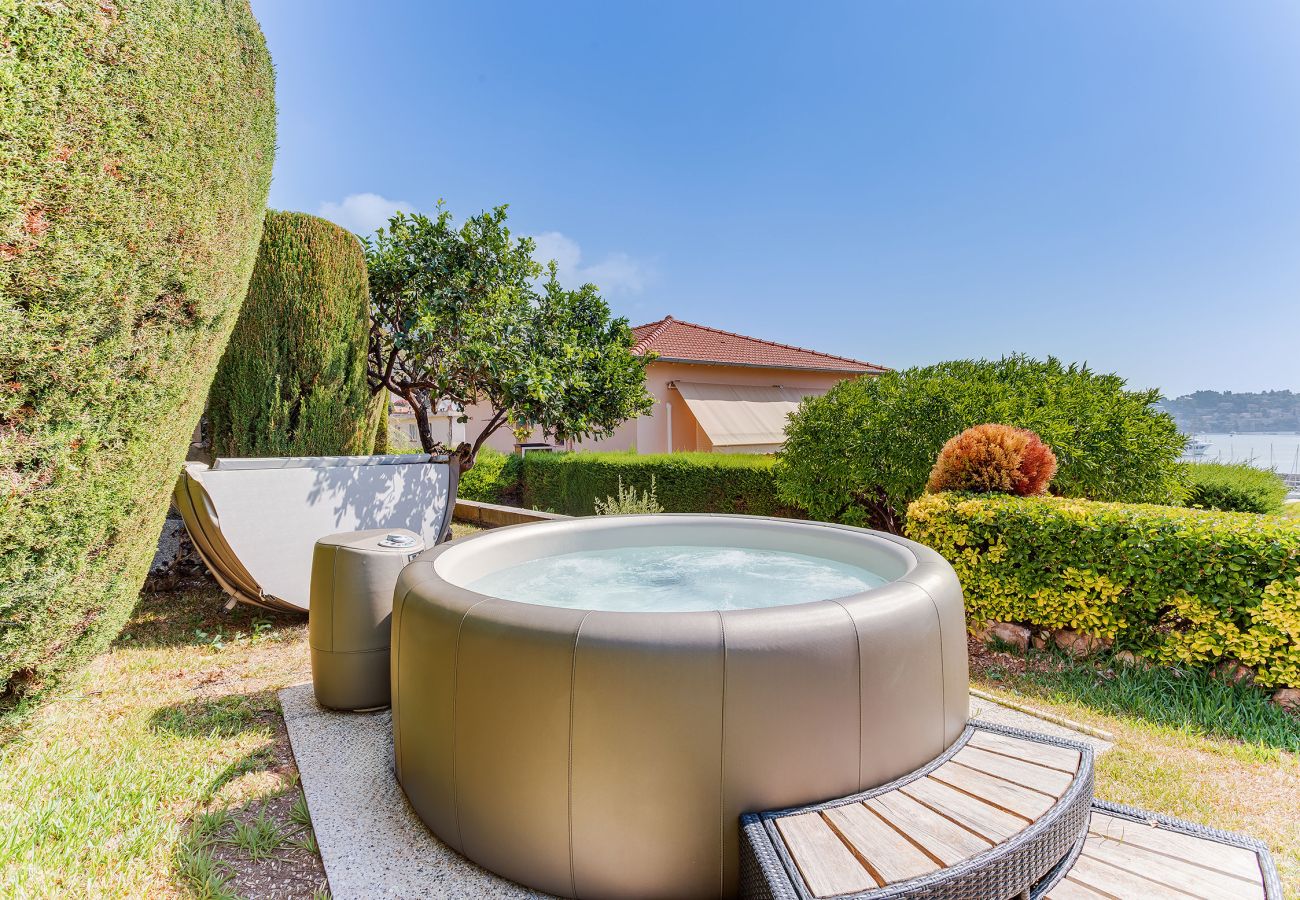 Appartement à Villefranche-sur-Mer - LA MALMAISON , Avec Terrasse vue sur mer by RIVIERA HOLIDAY HOMES