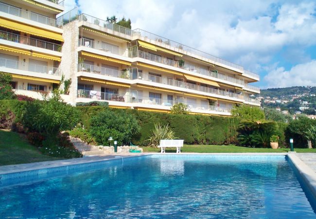 Appartement à Villefranche-sur-Mer - LE CALIFORNIA, Magnifique appartement, terrasse avec piscine, vue sur mer  by RIVIERA HOLIDAY HOMES