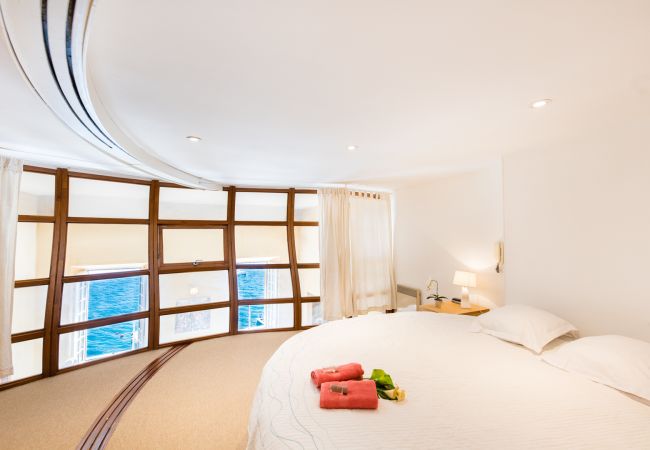 Appartement à Villefranche-sur-Mer -  QUAI DES MARINIERES, Magnifique Appartement avec vue mer  by RIVIERA HOLIDAY HOMES  Appartement à Villefranche-sur-Mer -  QUAI DES MARINIERES, Magnifique Appartement avec vue mer  by RIVIERA HOLIDAY HOMES