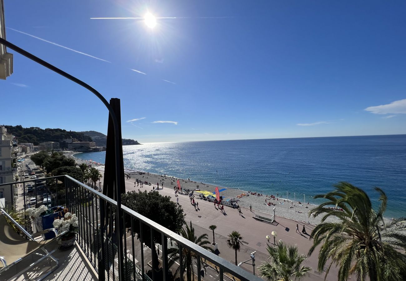 Appartement à Nice - AU BEAU RIVAGE , Bord de mer avec terrasse by RIVIERA HOLIDAY HOMES