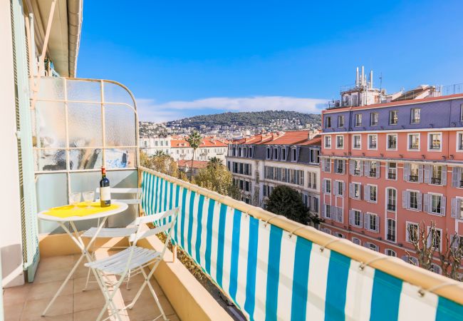 Appartement à Nice -  VILLA DUBOUCHAGE,  Proche du centre  by RIVIERA HOLIDAY HOMES  Appartement à Nice -  VILLA DUBOUCHAGE,  Proche du centre  by RIVIERA HOLIDAY HOMES
