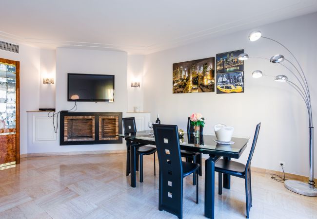 Appartement à Nice - LE JOFFRE GRIMALDI, Spacieux Appartement, avec terrasse, proche centre by RIVIERA HOLIDAY HOMES Appartement à Nice - LE JOFFRE GRIMALDI, Spacieux Appartement, avec terrasse, proche centre by RIVIERA HOLIDAY HOMES