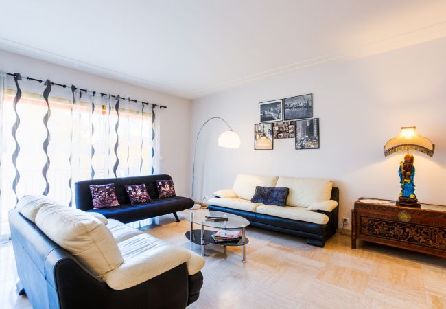 Appartement à Nice - LE JOFFRE GRIMALDI, Spacieux Appartement, avec terrasse, proche centre by RIVIERA HOLIDAY HOMES Appartement à Nice - LE JOFFRE GRIMALDI, Spacieux Appartement, avec terrasse, proche centre by RIVIERA HOLIDAY HOMES